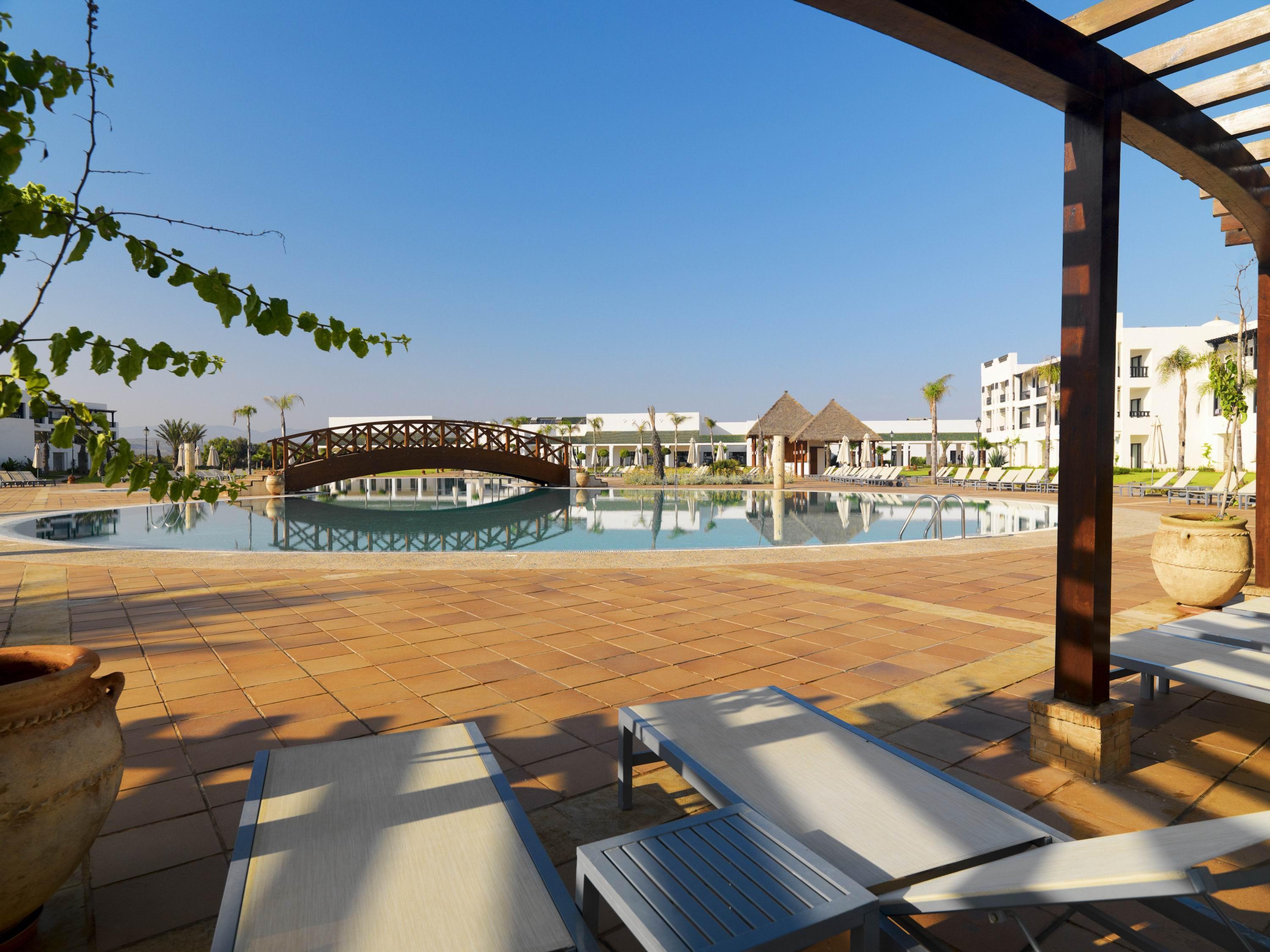 מלון Iberostar Waves Saïdia מראה חיצוני תמונה A pool at the hotel