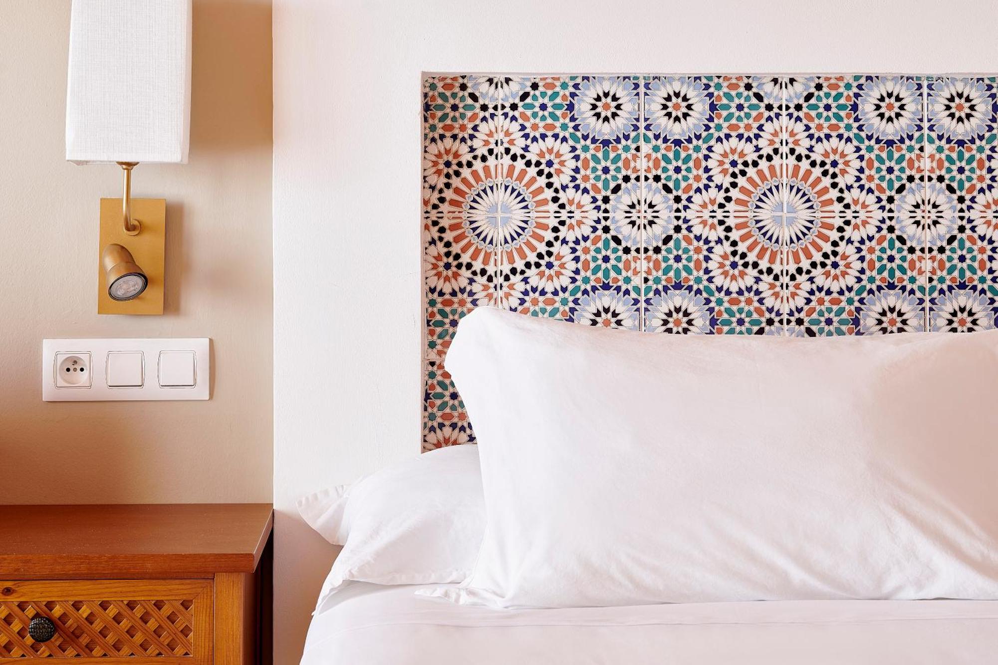 מלון Iberostar Waves Saïdia מראה חיצוני תמונה A bed with a headboard