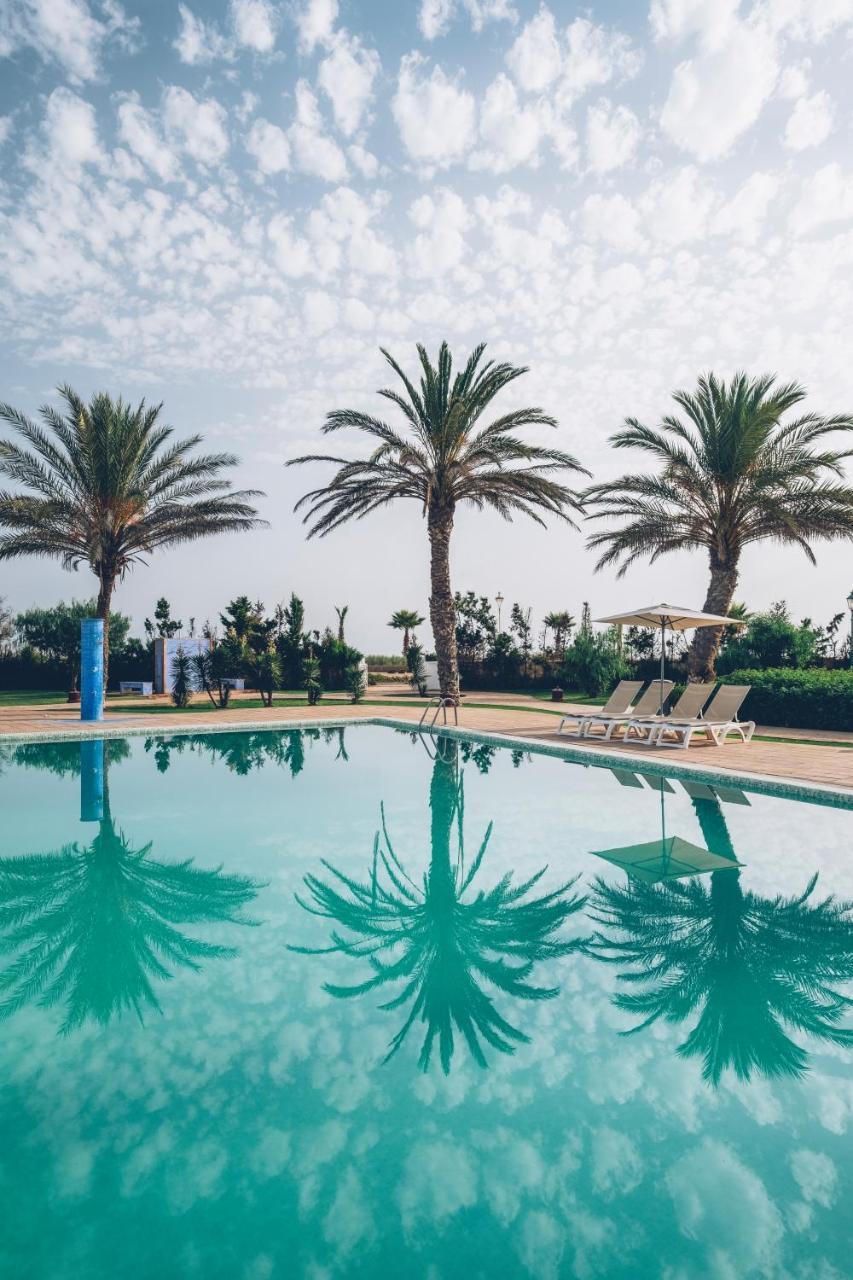 מלון Iberostar Waves Saïdia מראה חיצוני תמונה A swimming pool in Morocco